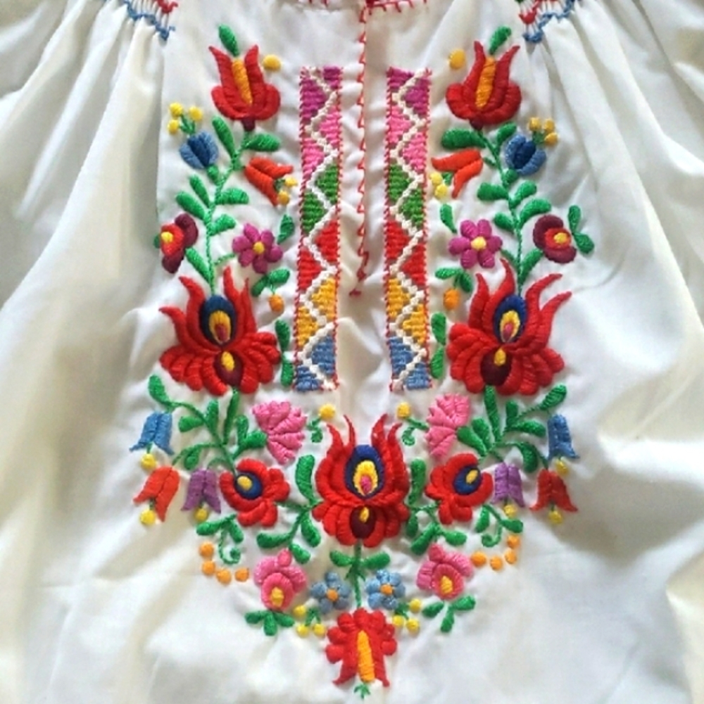 Vintage like new handmade original hungarian embroidered peasant blouse - Picture 9 of 13